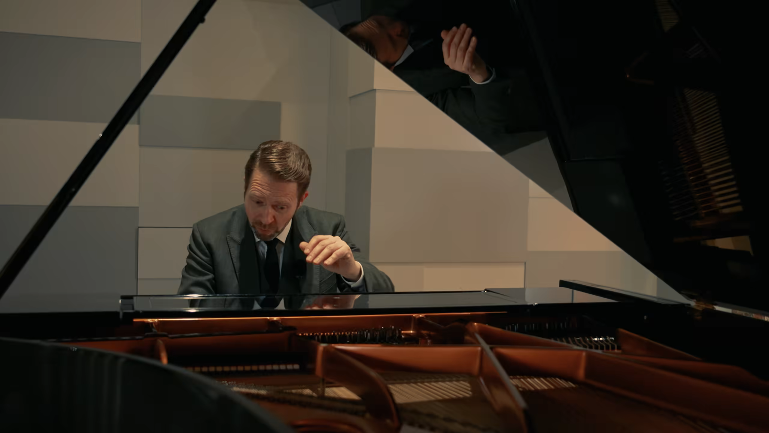 Leif Ove Andsnes at the piano in Mozarthaus Vienna