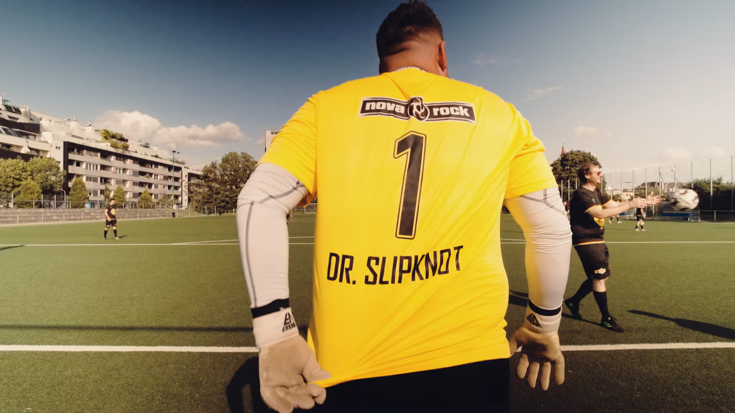 Goalkeeper shirt bearing the name Dr. Slipknot